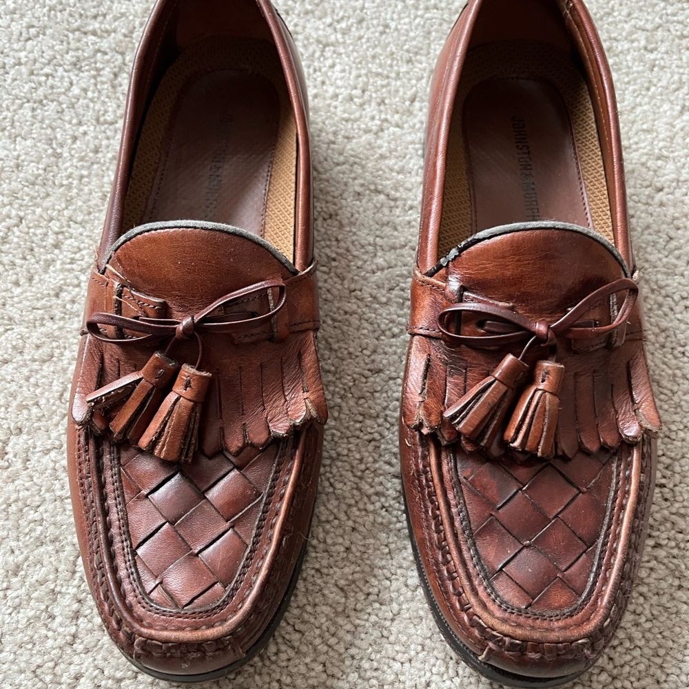 Johnston & Murphy Mens Woven Tassel Loafers in Chestnut Brown